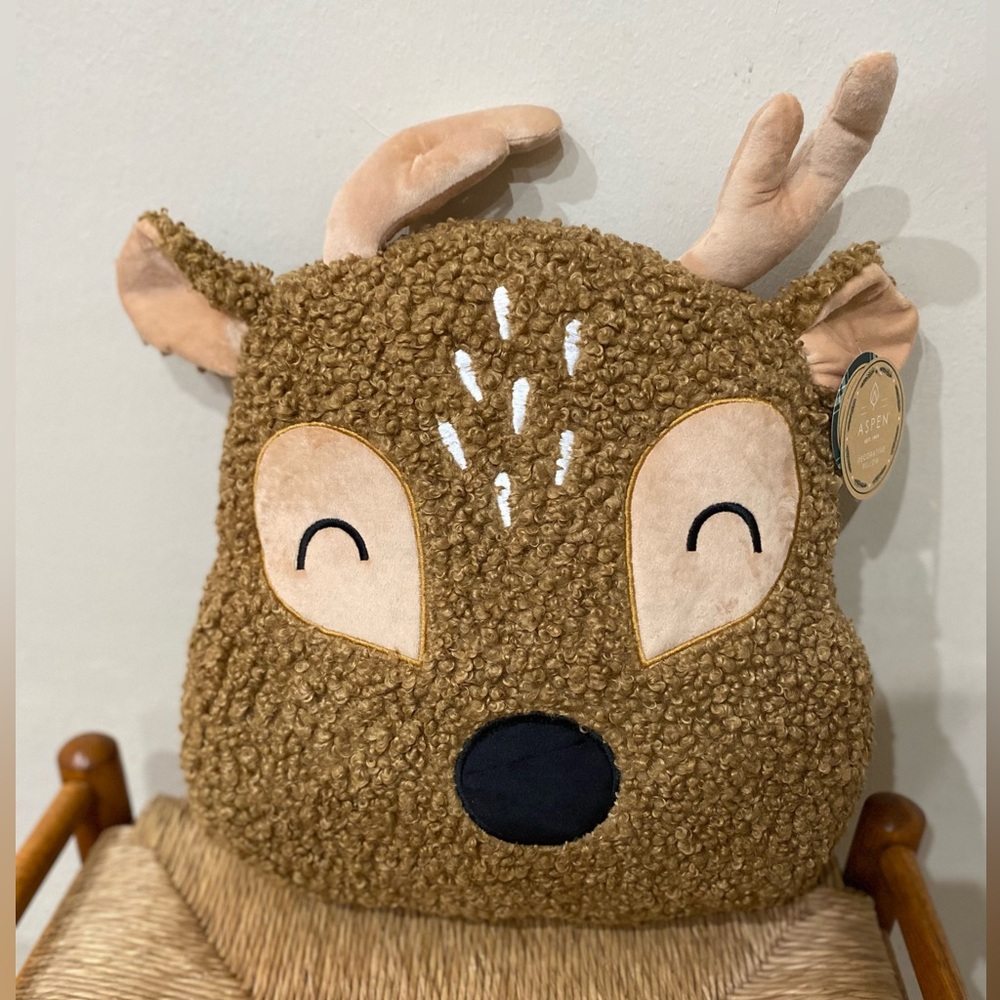 Aspen Decorative Deer plush pillow - Brand new!  plush and warm winter ready - Picture 2 of 7